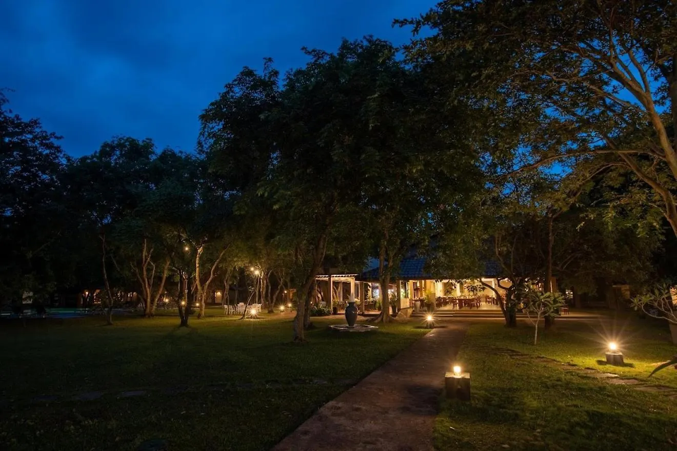 Kassapa Lions Rock Hotel Sigiriya Resort